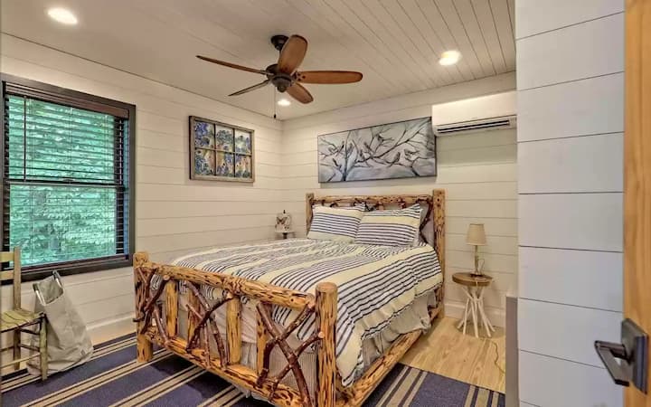 ห้องนอนควีนไซส์ตอนบน 2