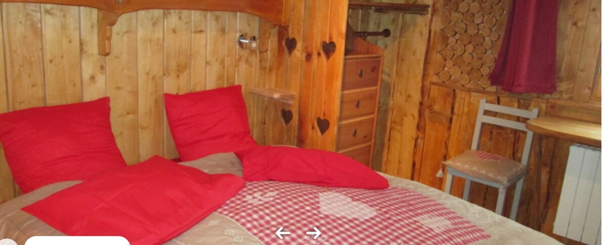 غرفة نوم بسرير 160