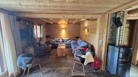 Top Airbnb: Chalet St Hubert Notre Dame de Bellecombe 10 people. in Notre Dame De Bellecombe