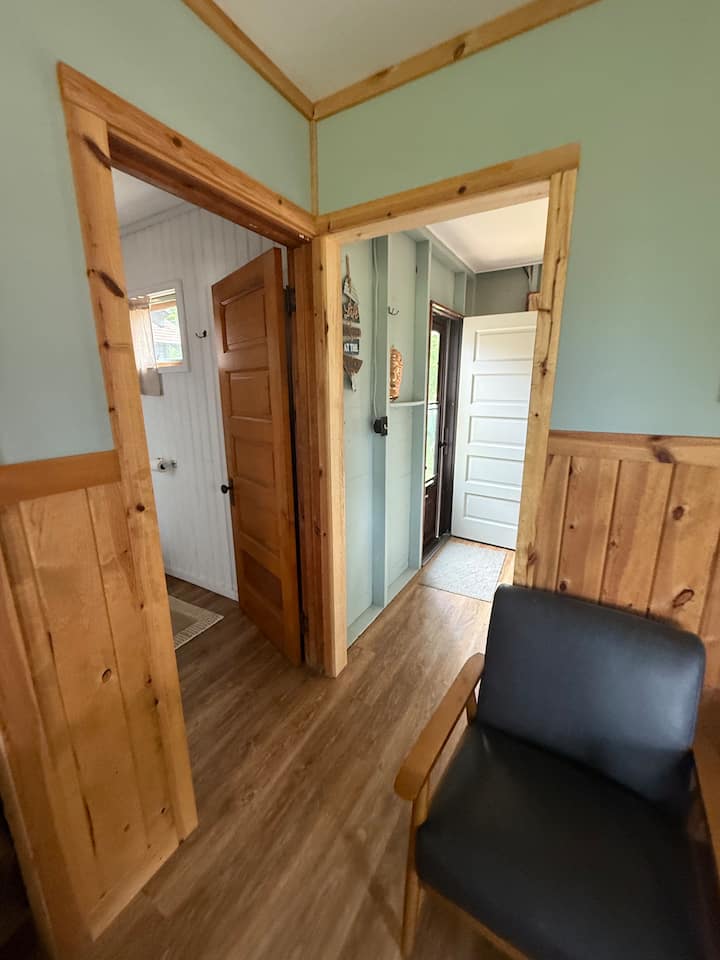 Ll Narrows Resort Cabin 2 - Lake Leelanau, MI