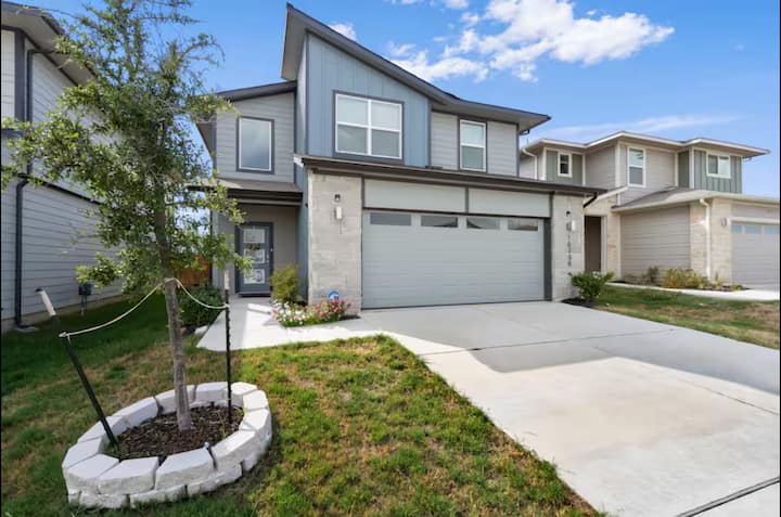 10 Mi To Dtwn Austin Home W/ Pool Access +Backyard - Austin