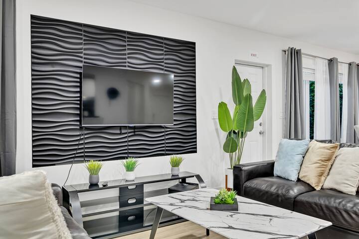 Casa Stella | Tropical Pool | Beach 8 min gallery image 2