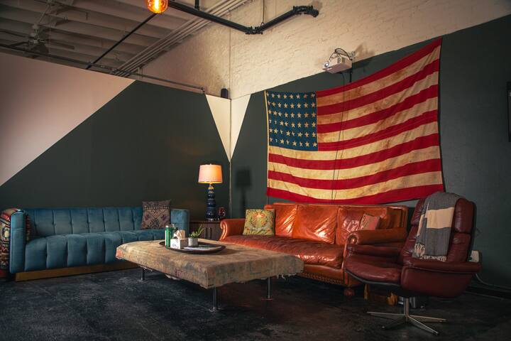 3,000 sq ft Vintage Loft in Deep Ellum gallery image 2