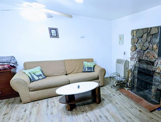Fox N Bear Cottages managed Airbnb listing 3