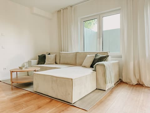 Modern apartment | 5 min to the trade fair | Parking