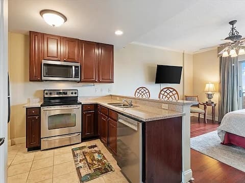 Top performing Airbnb: Luxury Condo Downtown by FSU/Stadiums/Civic Center in Tallahassee