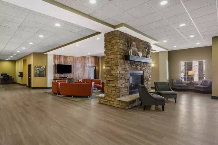 All Suite Extended Stay King - Madison, WI