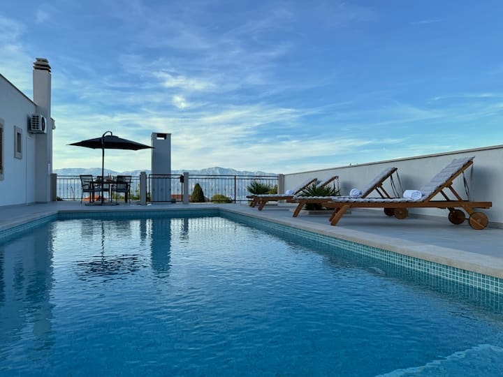 Luxury Apartment Domnius | Private Heated Pool - Brač