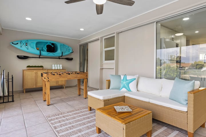 Dining nook with natural light