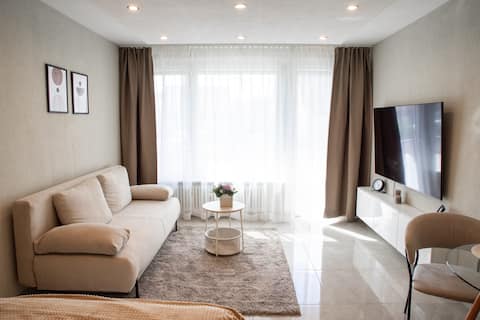 Sonniges City-Apartment nahe Mercedes – Top modern