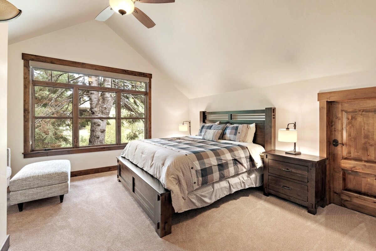 Ბინის საძინებელი
Საწოლი დიდი ზომის