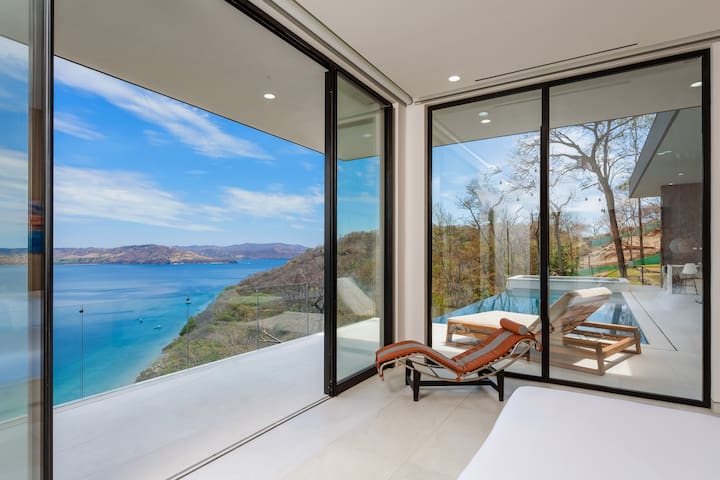 Coastal retreat nestled in Peninsula Papagayo