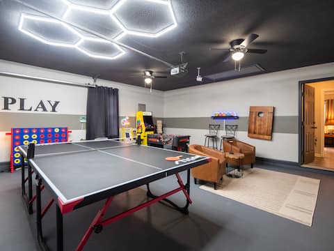 Upscale GAME ROOM, Movie Theater, Arcade, Fire Pit