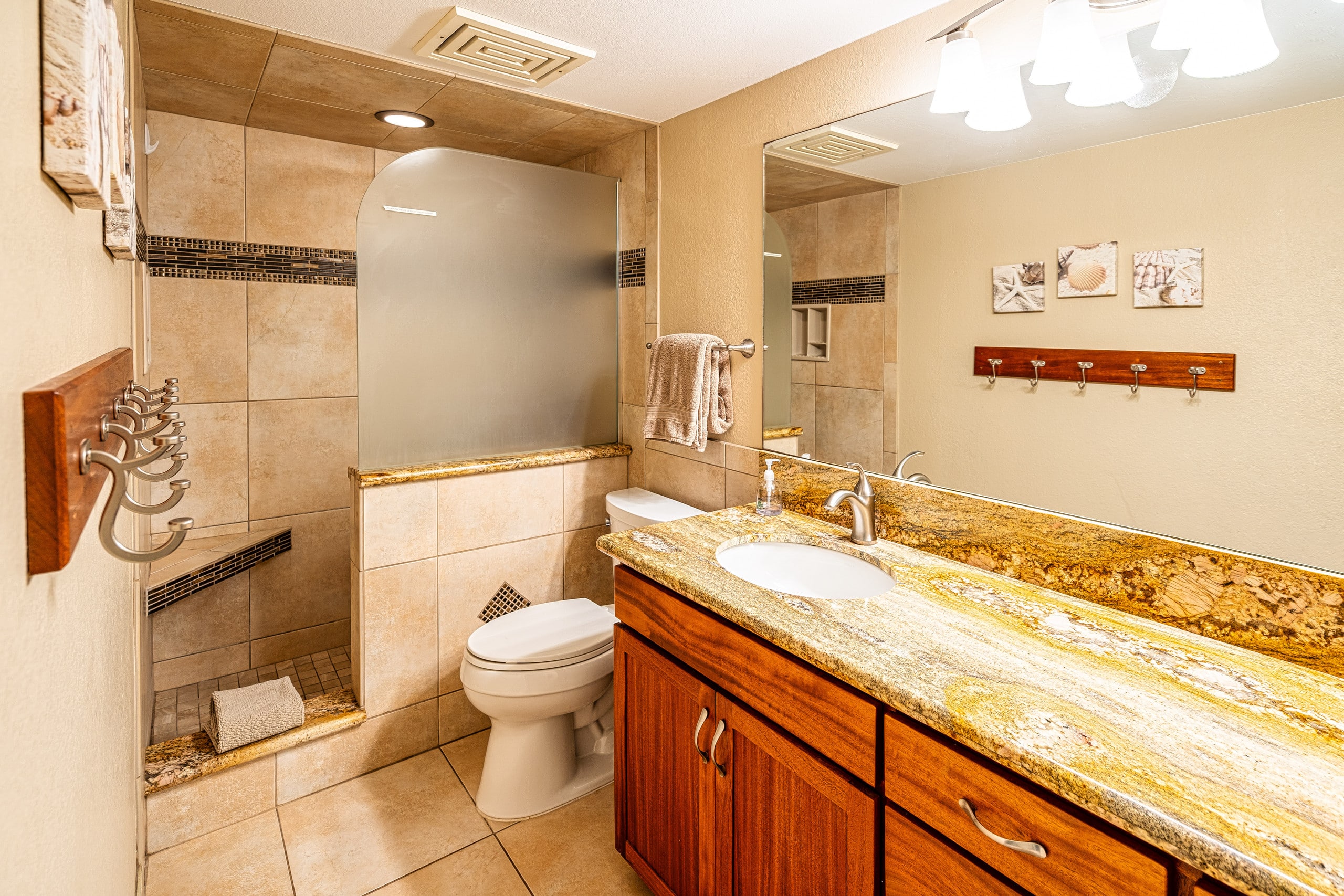 Condo in Kihei · ★4.75 · 2 bedrooms · 3 beds · 2 private baths - Image 17