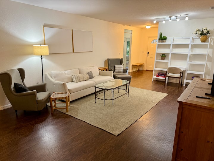 Peaceful 4-br Resting Place - North Port, FL