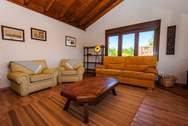 Cabaña Rural Con Estufa Leña E Hidromasaje - Asturias