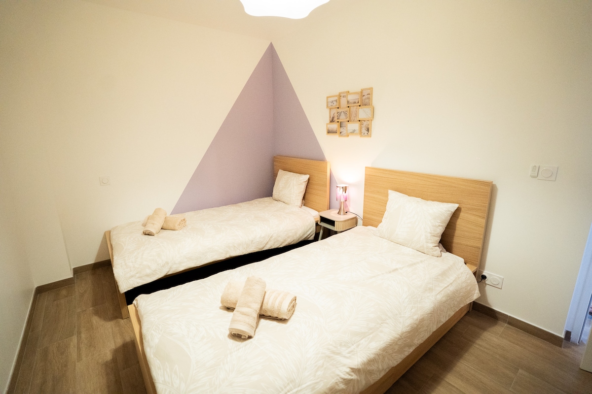 Lampa pri posteli, uterák, jednolôžko