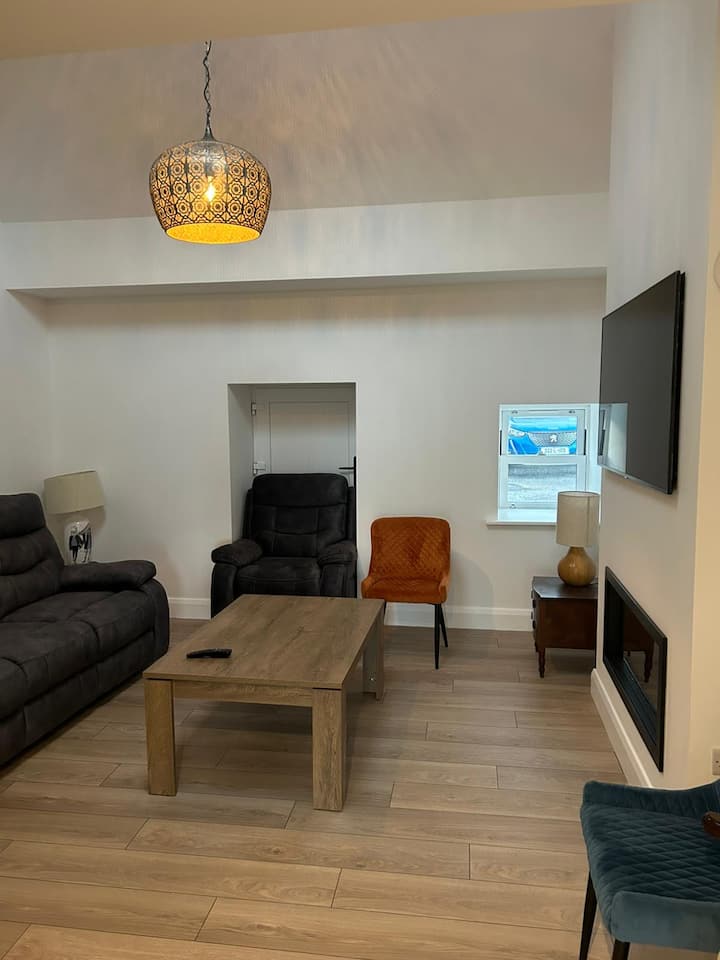 Cozy & Modern 2-bedroom House - County Kerry