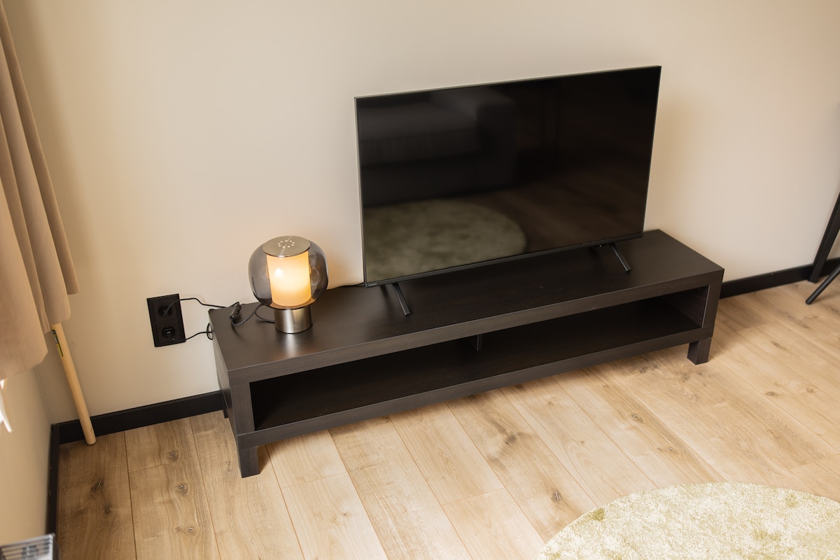 Popular Airbnb listing: The Quartz Binnenrotte Studio BR - 32 SQM in Stadsdriehoek