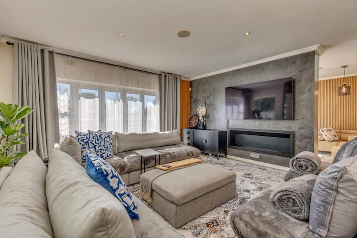 5-bedroom Luxe Villa In Sandton - Sandton
