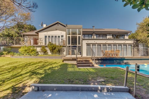 5-Bedroom Luxe Villa in Sandton