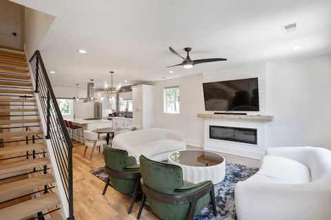 Popular Airbnb listing: Luxury Build - King Beds - Minutes to Uptown CLT in Smallwood