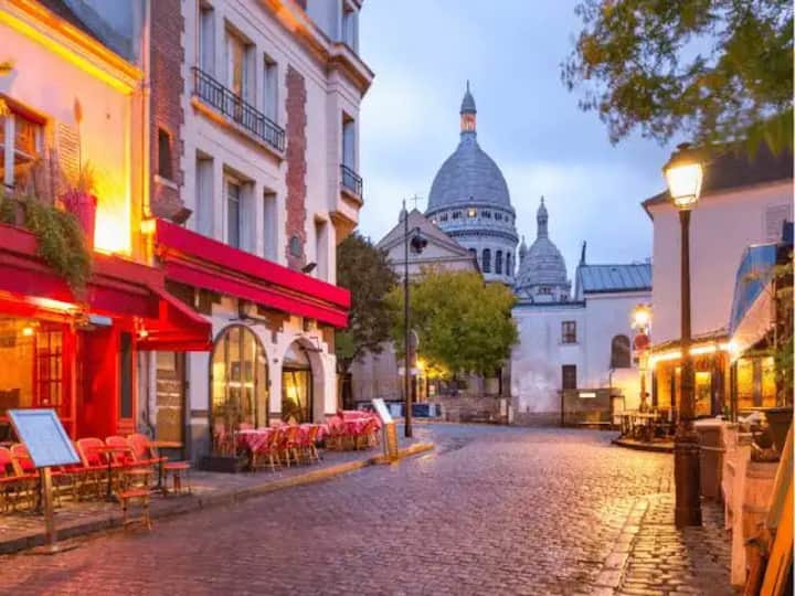 House In The Heart Of Montmartre - Paris