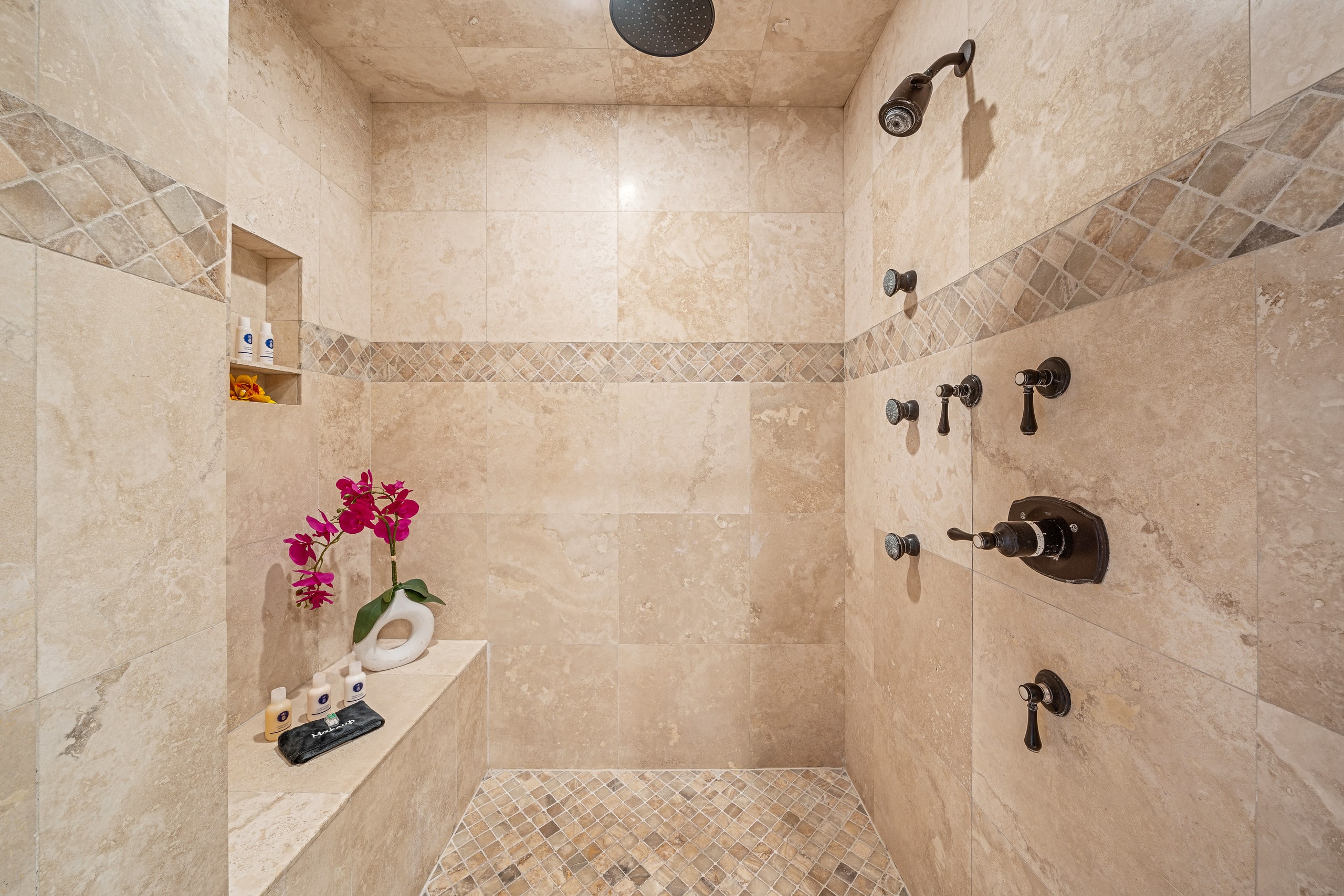 Home in Kihei · ★5.0 · 3 bedrooms · 7 beds · 3 baths - Image 22