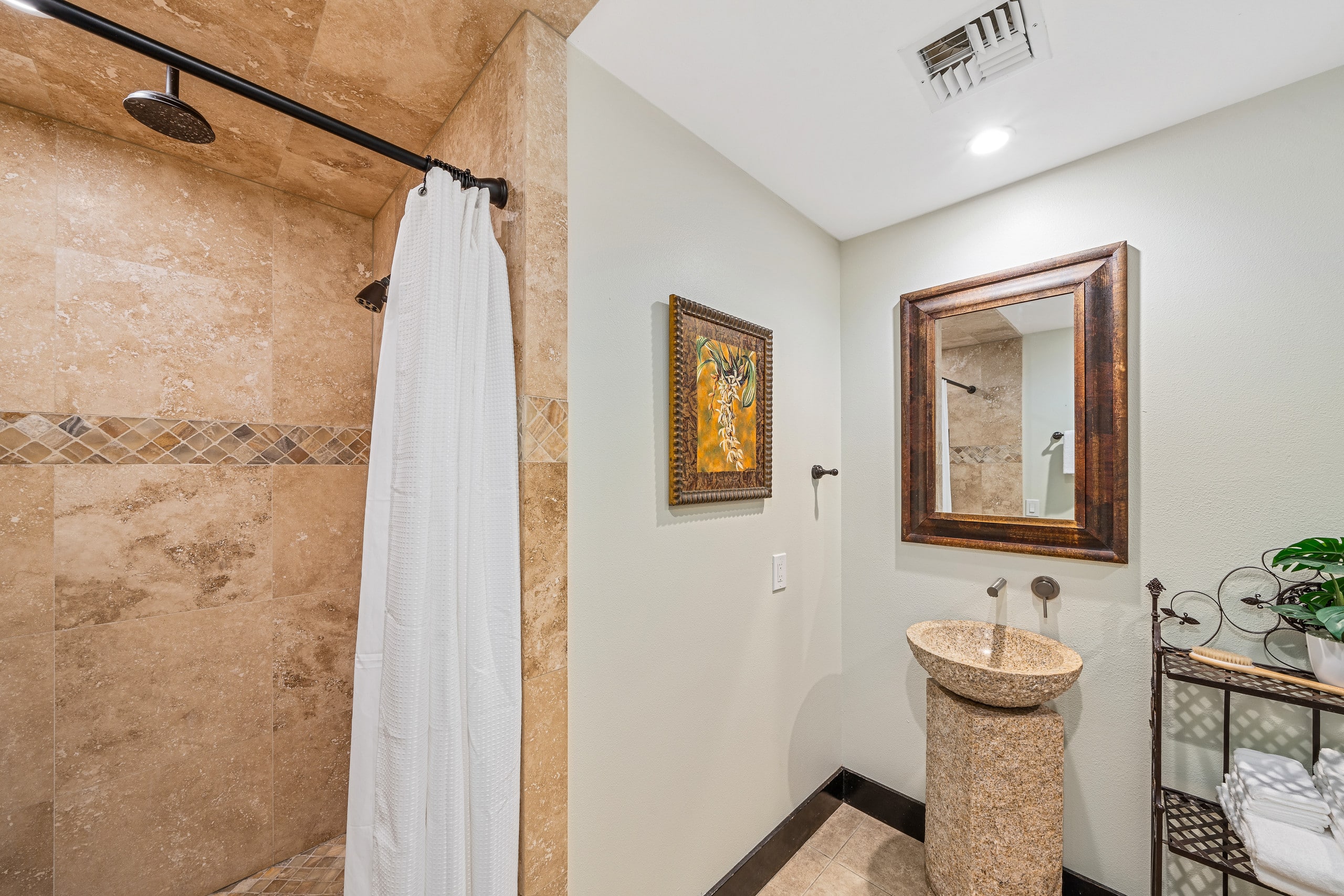 Home in Kihei · ★5.0 · 3 bedrooms · 7 beds · 3 baths - Image 25