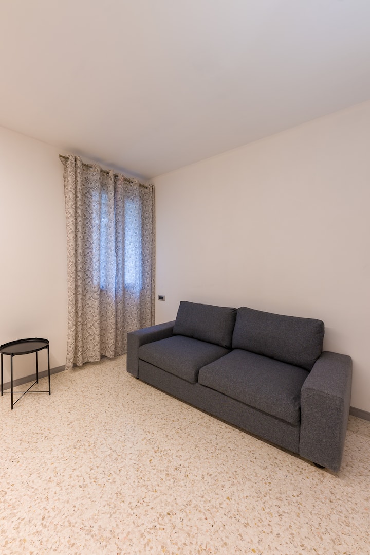 Sofa na razvlačenje za dvije osobe