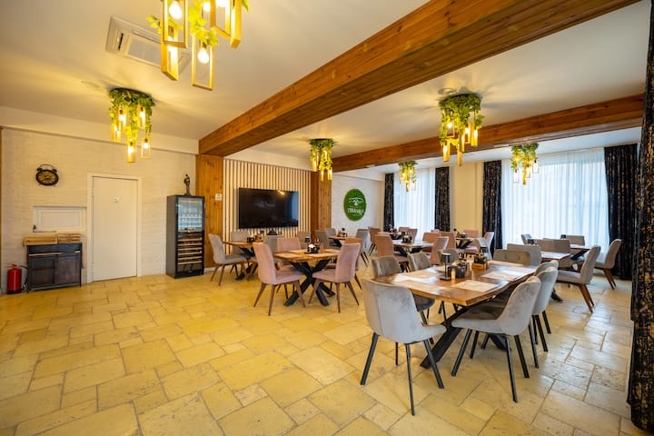Cozy Family Room With Pool 1 - Mioveni