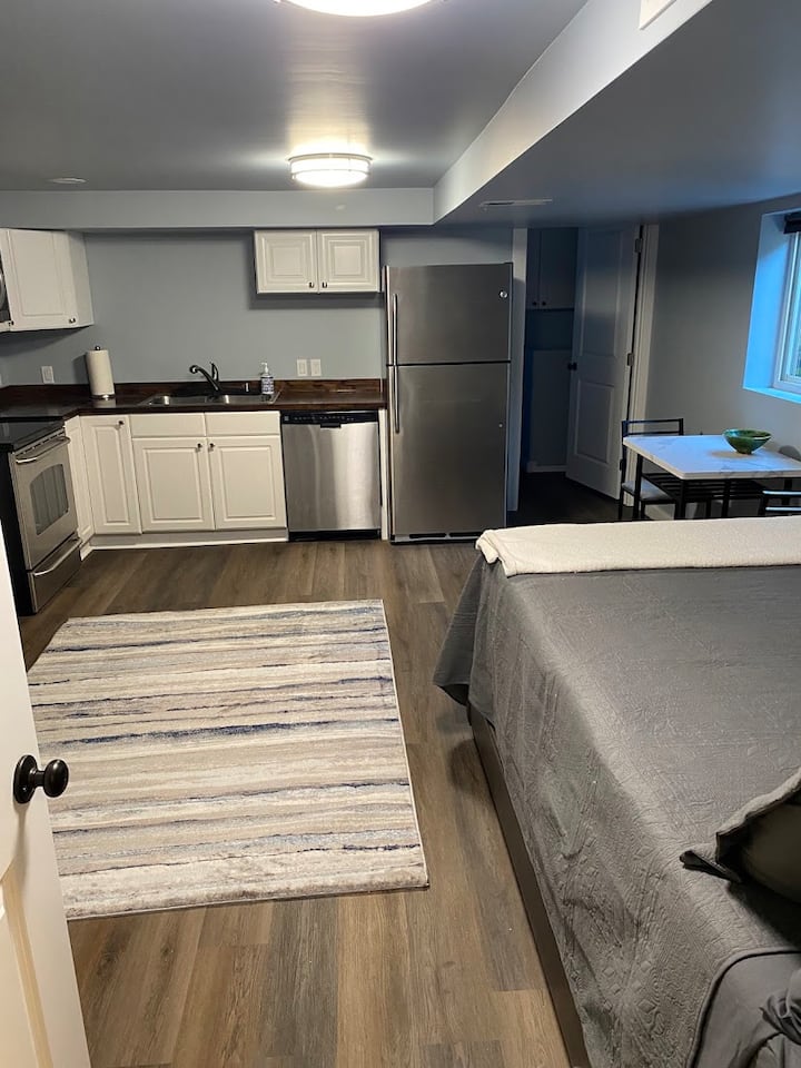 Modern Studio, Kitchen Included - Burien, WA