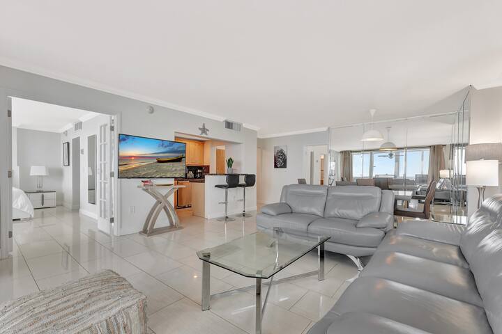 Beachfront 2 Bedroom Suite gallery image 5