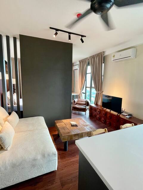 [Liberty] 1BR Between City & Calm @ near KL City