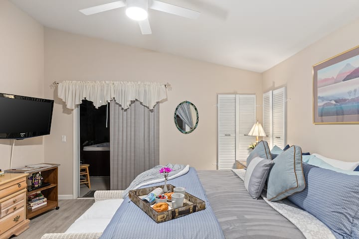 Glavna spavaća soba - bračni krevet (širine 180 - 200 cm)