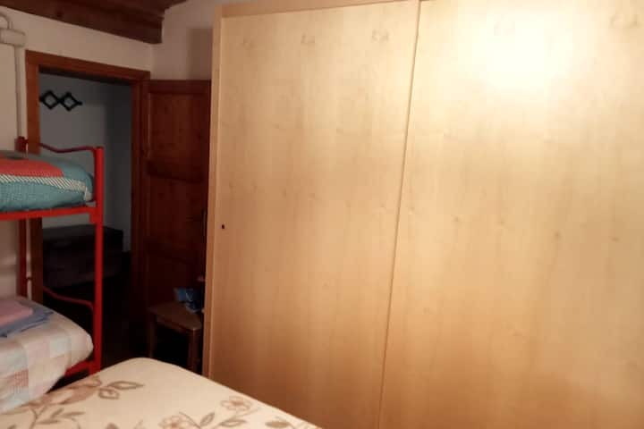 Втора спалня на третия етаж