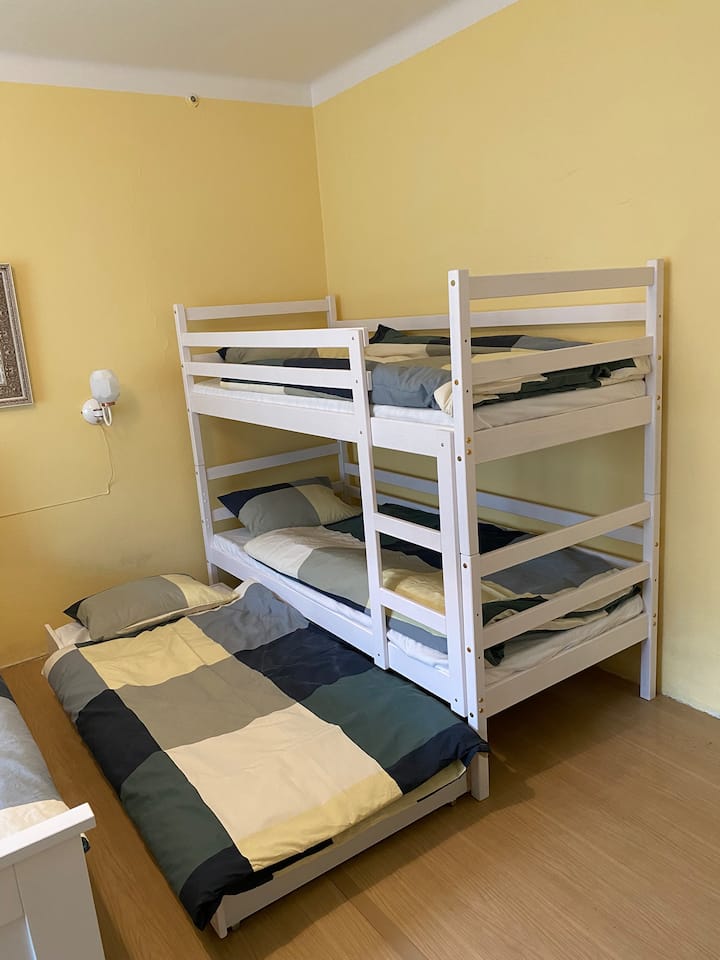 საძინებელი 1