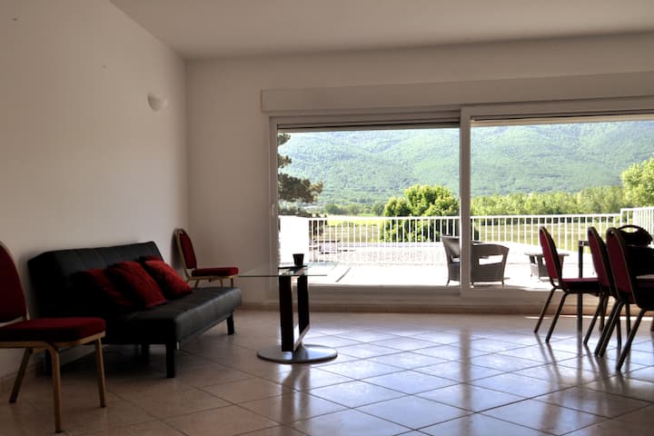 Grand Appt. 110m² – Vue Unique - Saint-Genis-Pouilly