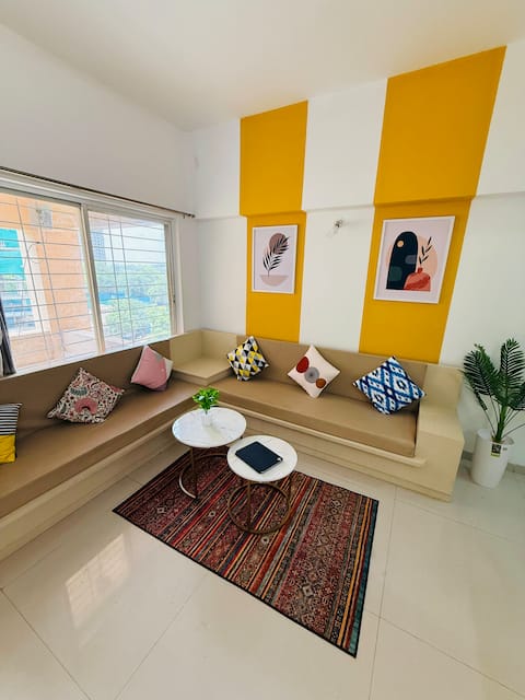 Canary: Spacious 2Bhk Apartment|Private|Balcony