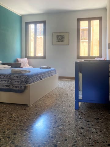 Light and big flat in Venice