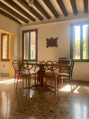 Light and big flat in Venice gallery image 4