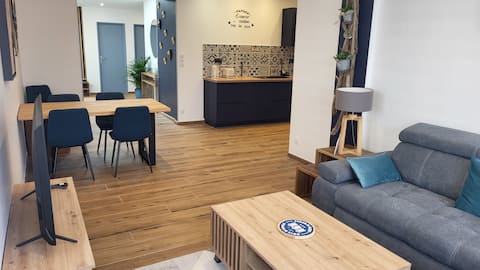 Successful Airbnb property: Le Big Blue Ground floor apartment. Calais. 4 people in Calais