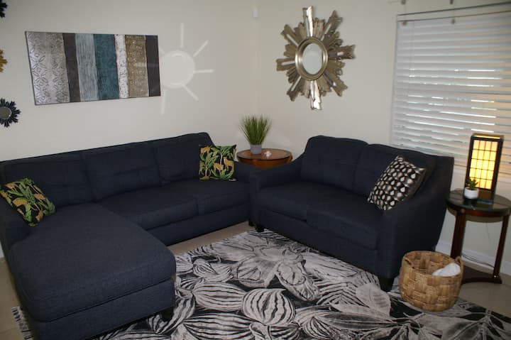 Cozy 3br Home  9 Min To Beach! High Speed Wi-fi - Largo, FL