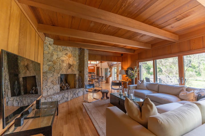 The Jax Vineyards Luxury Retreat | Calistoga - St. Helena, CA