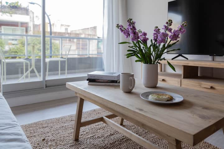 Two-room apartment with balcony in Villa Crespo