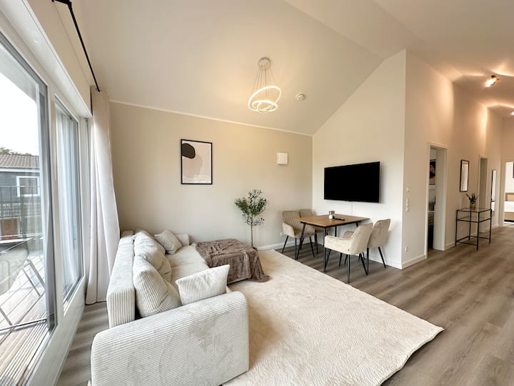 Modern 2br Ph W/ Terrace, Parking & Pets Allowed - Kaltenkirchen