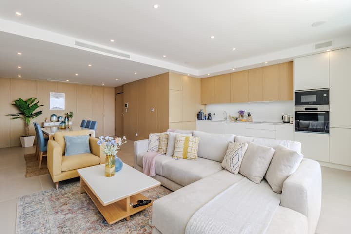 Seaside Marina Retreat (Sk3-3b) - Lagos