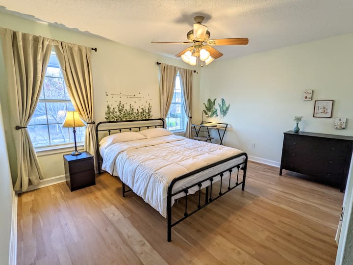 Spacious Room - Shared Bath - Coppell, TX
