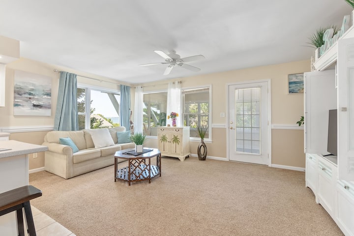 Live Oak Landing | Sound & Beach· Kayaks· Dock· Ei - Emerald Isle, NC