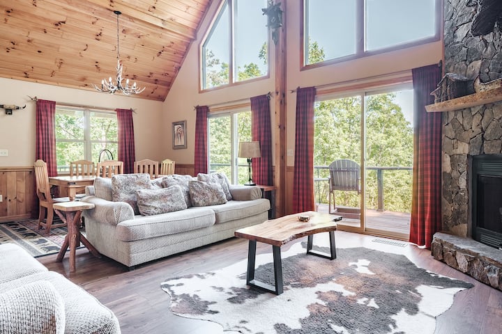 *New* Cabin Views/train/hike/noc - Bryson City, NC